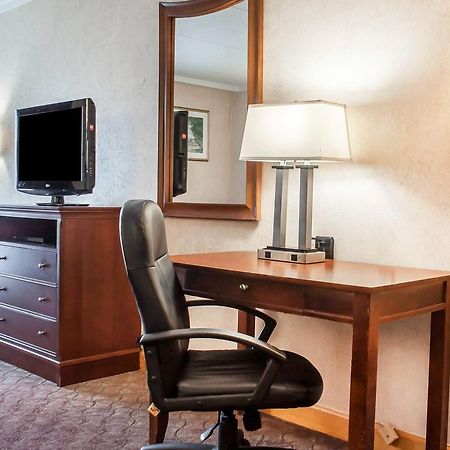 Clarion Hotel Buffalo Airport Williamsville Εξωτερικό φωτογραφία