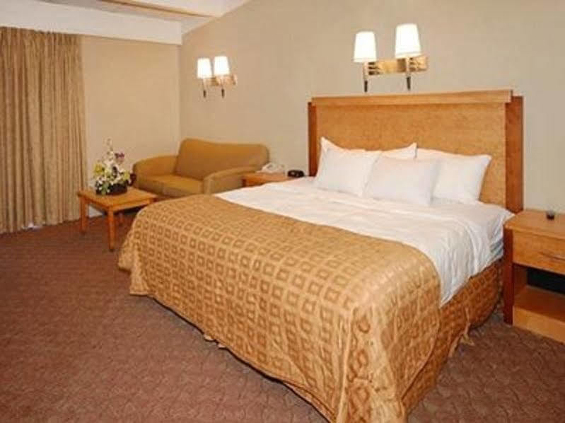 Clarion Hotel Buffalo Airport Williamsville Εξωτερικό φωτογραφία
